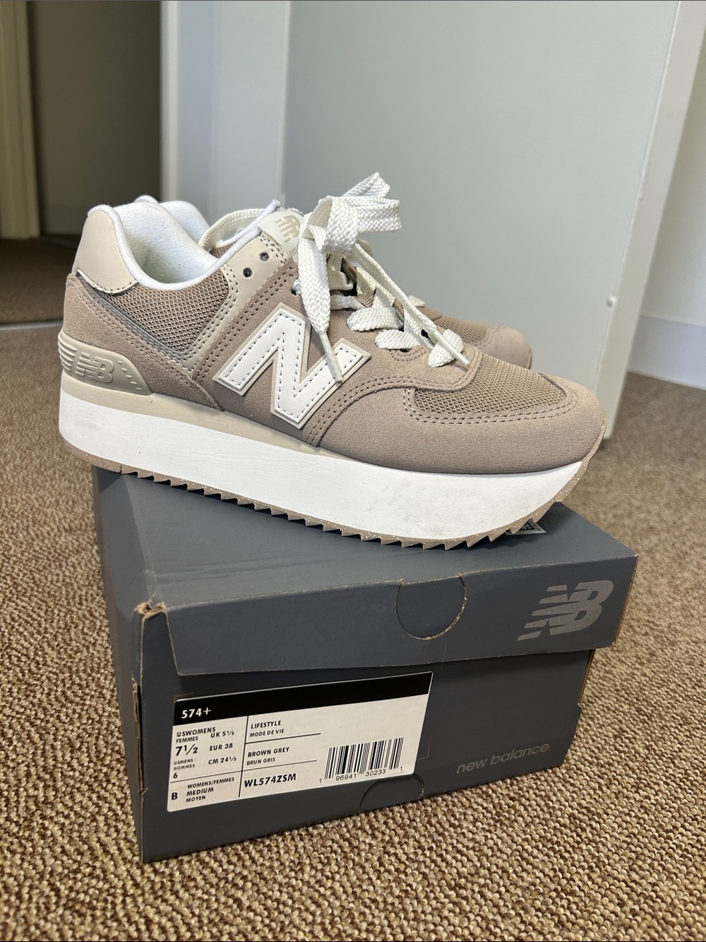574+ Sneakers